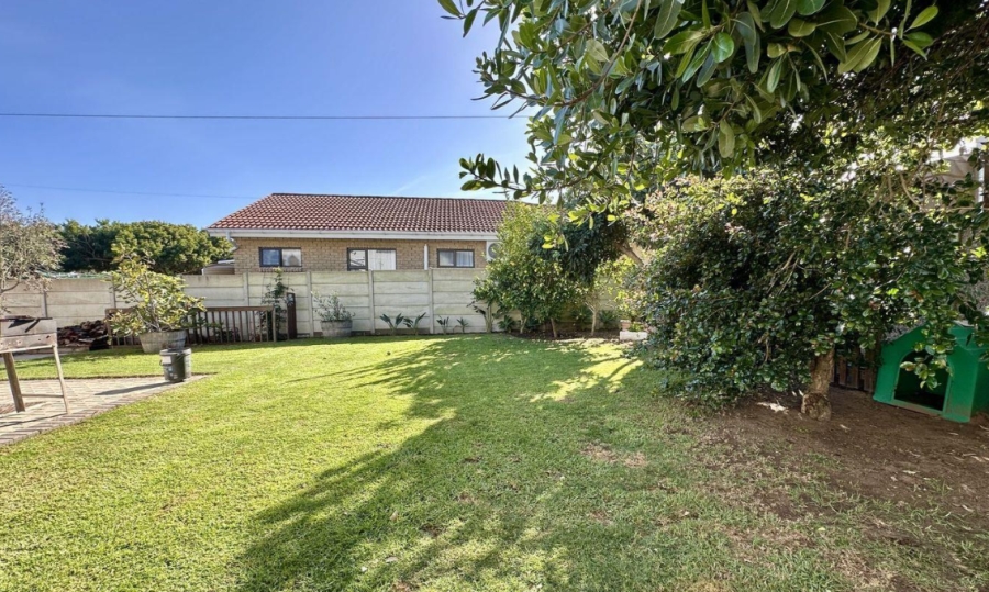5 Bedroom Property for Sale in Fraaiuitsig Western Cape